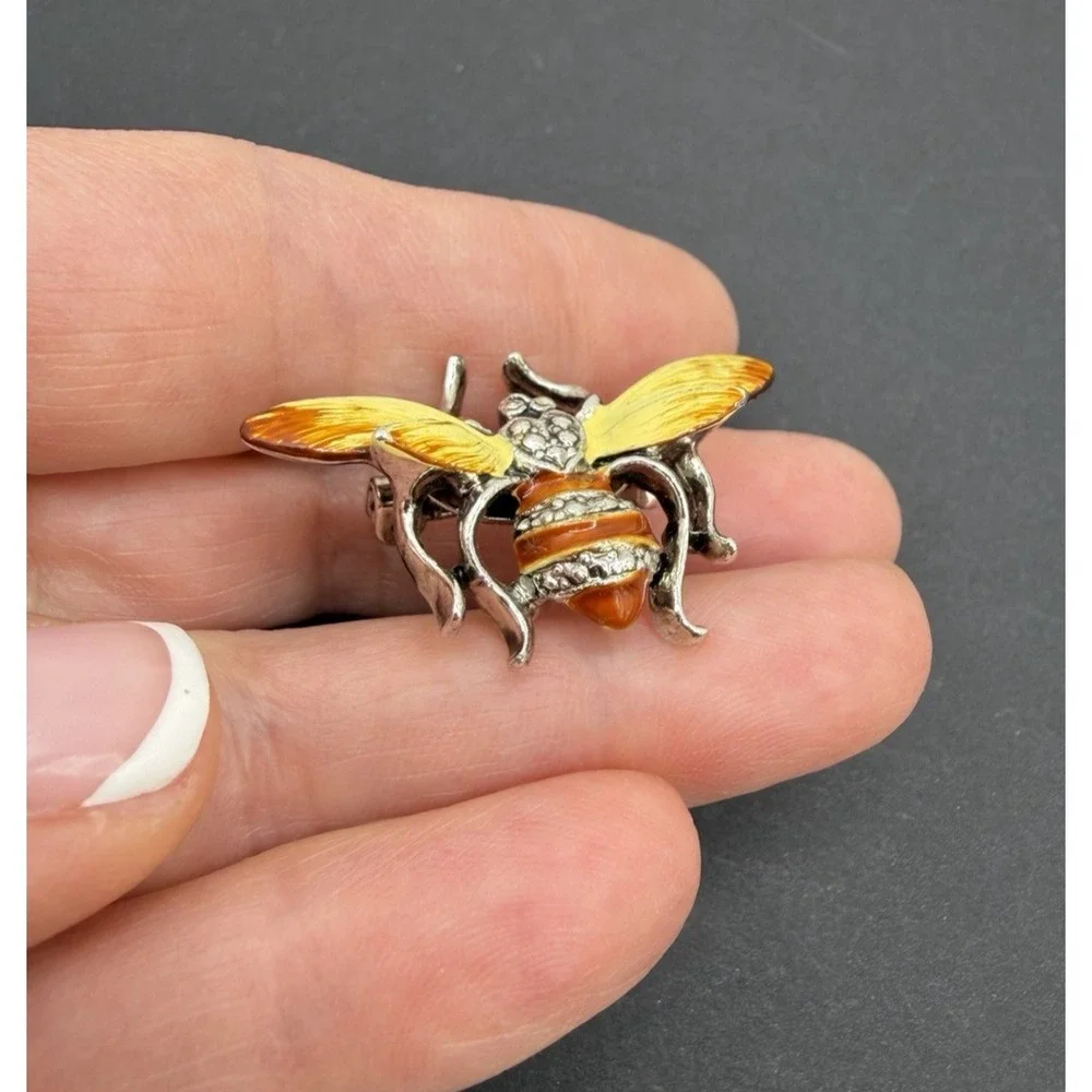 N/A whimsical bee
